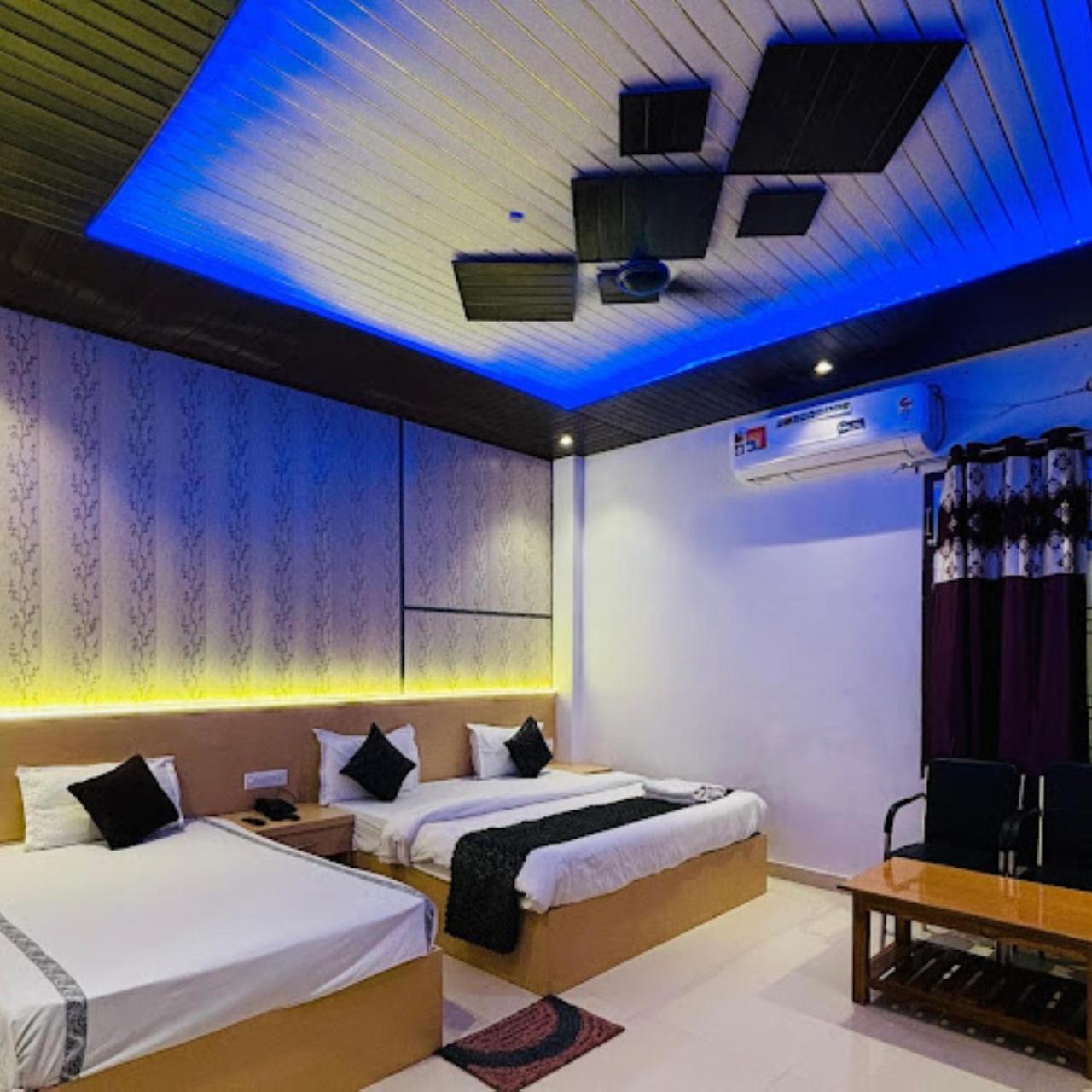 Hotel The Ramay Palace Ayodhya Exterior photo